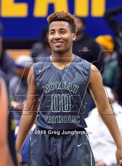 Thumbnail 3 in Sacramento vs. Moreau Catholic (MaxPreps MLK Classic) photogallery.
