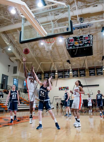 Thumbnail 3 in Hamilton Heights Christian Academy vs. Ensworth (Ensworth Christmas Classic) photogallery.