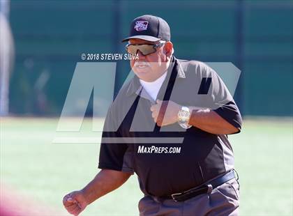 Thumbnail 1 in 20th Annual Point Loma Varsity-Alumni Game photogallery.