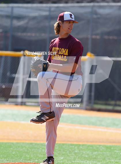 Thumbnail 3 in 20th Annual Point Loma Varsity-Alumni Game photogallery.