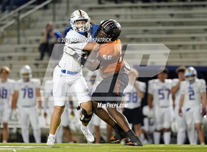 Thumbnail 3 in Frisco vs West Mesquite(UIL 5A D1 Football BiDistrict) photogallery.