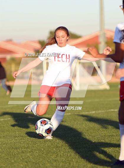 Thumbnail 3 in Southeast Career Tech vs Green Valley (NIAA 4A Quarterfinal) photogallery.