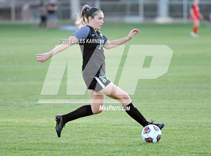 Thumbnail 2 in Southeast Career Tech vs Green Valley (NIAA 4A Quarterfinal) photogallery.