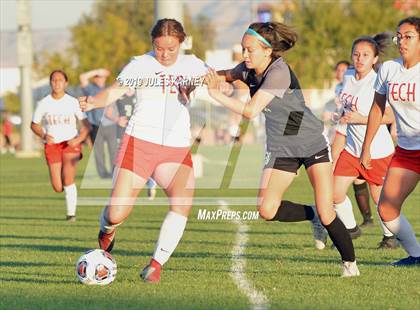 Thumbnail 2 in Southeast Career Tech vs Green Valley (NIAA 4A Quarterfinal) photogallery.