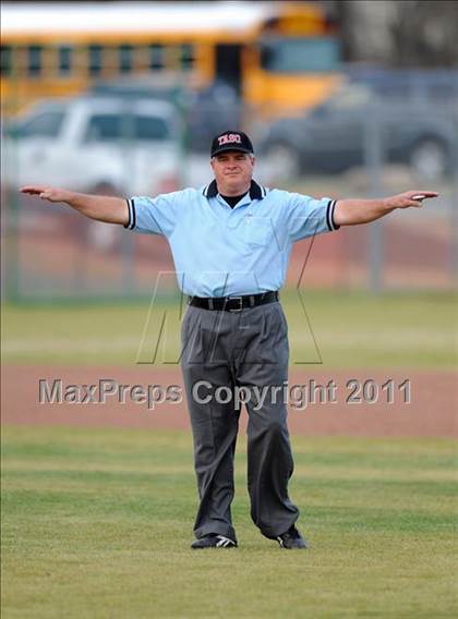 Thumbnail 1 in Van Alstyne vs. Chandler (GCEC Panther Classic) photogallery.
