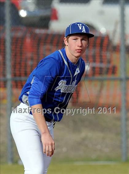 Thumbnail 1 in Van Alstyne vs. Chandler (GCEC Panther Classic) photogallery.