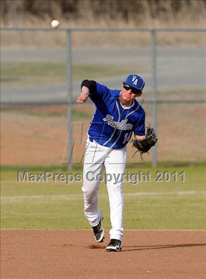 Thumbnail 1 in Van Alstyne vs. Chandler (GCEC Panther Classic) photogallery.