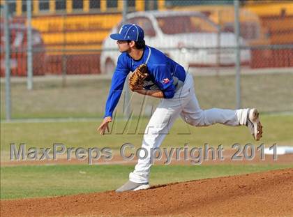 Thumbnail 1 in Van Alstyne vs. Chandler (GCEC Panther Classic) photogallery.