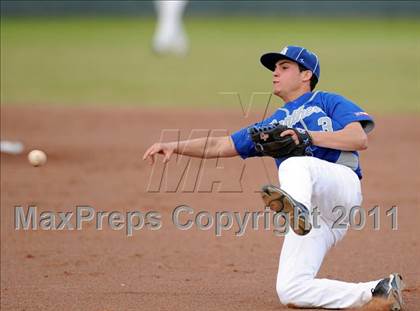 Thumbnail 2 in Van Alstyne vs. Chandler (GCEC Panther Classic) photogallery.