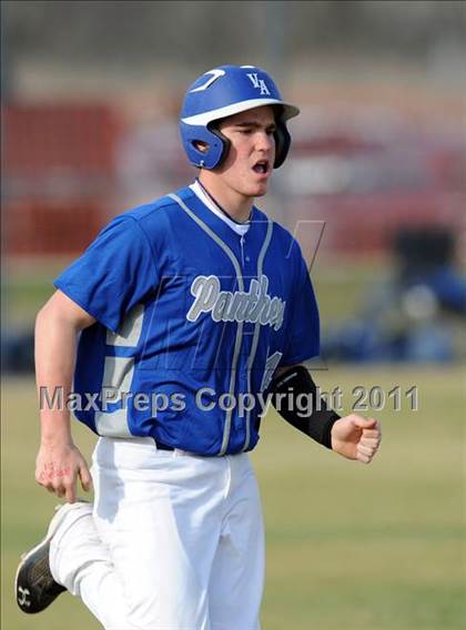 Thumbnail 2 in Van Alstyne vs. Chandler (GCEC Panther Classic) photogallery.
