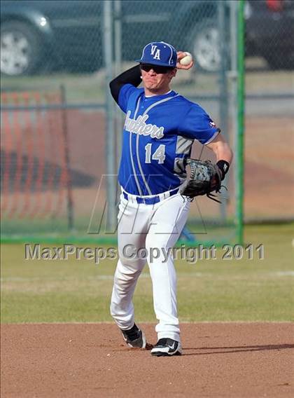 Thumbnail 2 in Van Alstyne vs. Chandler (GCEC Panther Classic) photogallery.