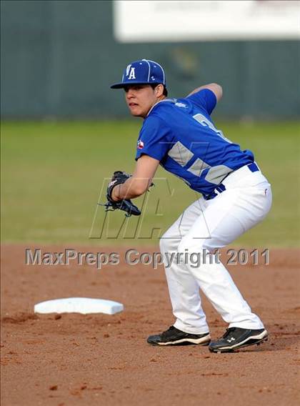 Thumbnail 3 in Van Alstyne vs. Chandler (GCEC Panther Classic) photogallery.