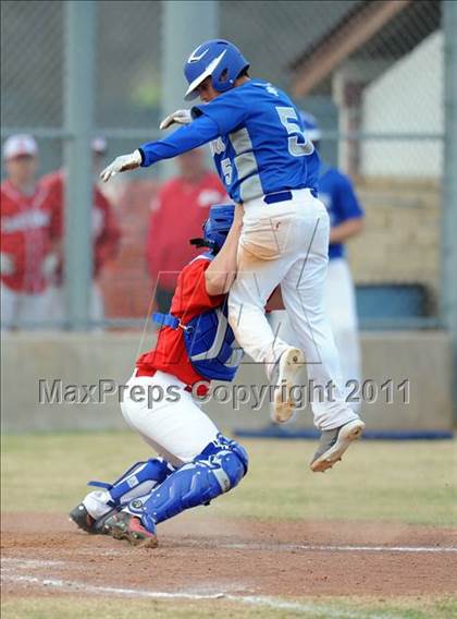 Thumbnail 1 in Van Alstyne vs. Chandler (GCEC Panther Classic) photogallery.