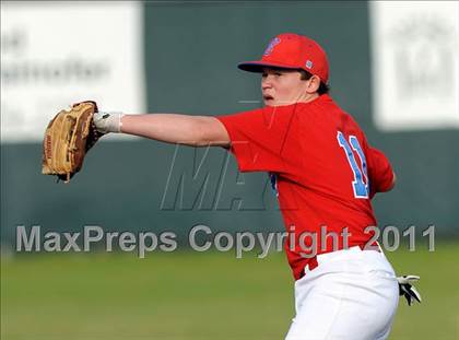 Thumbnail 2 in Van Alstyne vs. Chandler (GCEC Panther Classic) photogallery.