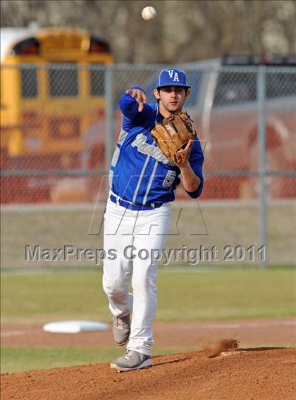 Thumbnail 2 in Van Alstyne vs. Chandler (GCEC Panther Classic) photogallery.