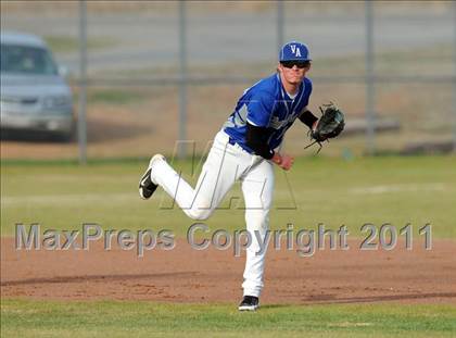 Thumbnail 2 in Van Alstyne vs. Chandler (GCEC Panther Classic) photogallery.