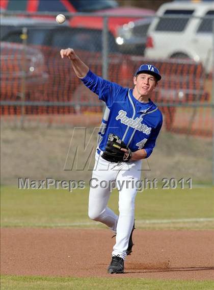 Thumbnail 2 in Van Alstyne vs. Chandler (GCEC Panther Classic) photogallery.