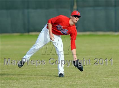 Thumbnail 3 in Van Alstyne vs. Chandler (GCEC Panther Classic) photogallery.