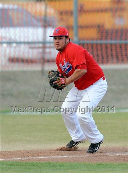 Thumbnail 3 in Van Alstyne vs. Chandler (GCEC Panther Classic) photogallery.
