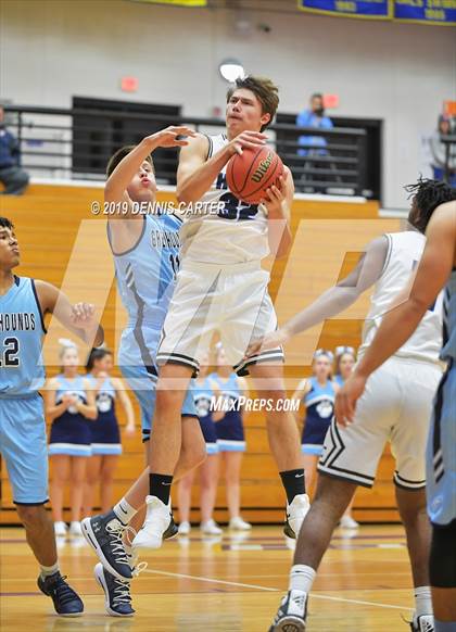 Thumbnail 3 in Pope @ Chattahoochee photogallery.