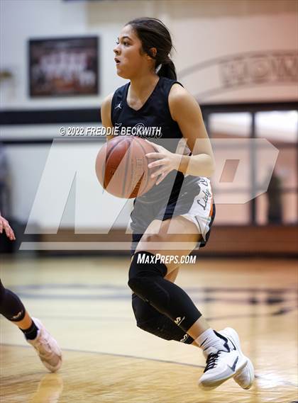Thumbnail 2 in Tom Bean vs. Era (UIL 2A D2  Bi-District) photogallery.