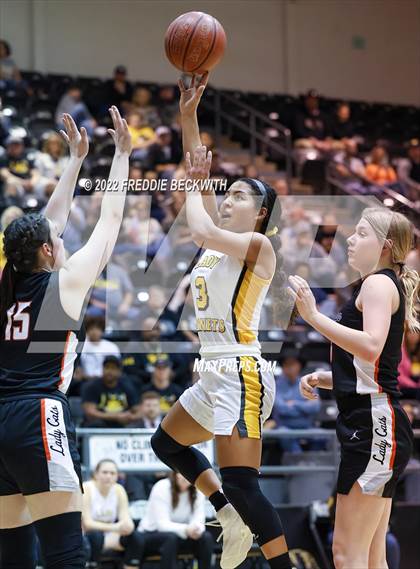 Thumbnail 2 in Tom Bean vs. Era (UIL 2A D2  Bi-District) photogallery.