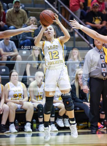 Thumbnail 2 in Tom Bean vs. Era (UIL 2A D2  Bi-District) photogallery.