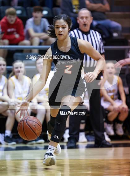 Thumbnail 3 in Tom Bean vs. Era (UIL 2A D2  Bi-District) photogallery.