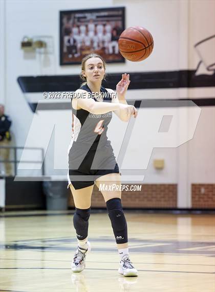 Thumbnail 3 in Tom Bean vs. Era (UIL 2A D2  Bi-District) photogallery.