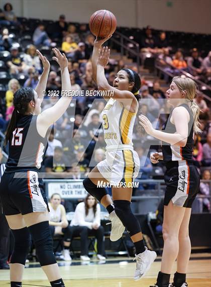 Thumbnail 1 in Tom Bean vs. Era (UIL 2A D2  Bi-District) photogallery.