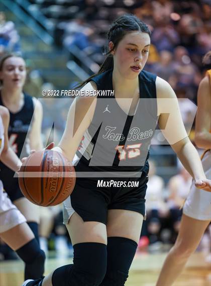 Thumbnail 3 in Tom Bean vs. Era (UIL 2A D2  Bi-District) photogallery.