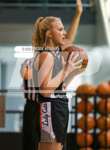 Thumbnail 2 in Tom Bean vs. Era (UIL 2A D2  Bi-District) photogallery.