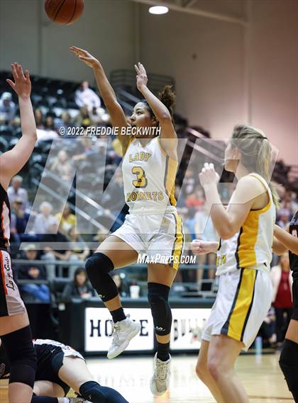 Thumbnail 3 in Tom Bean vs. Era (UIL 2A D2  Bi-District) photogallery.