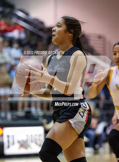Thumbnail 2 in Tom Bean vs. Era (UIL 2A D2  Bi-District) photogallery.