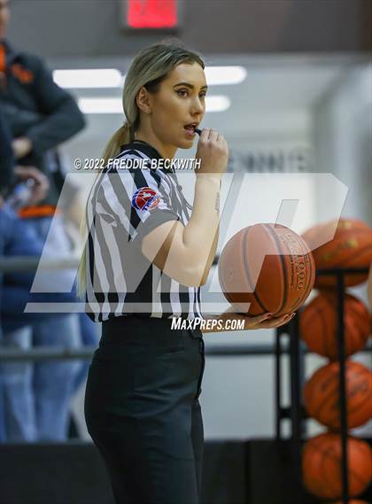 Thumbnail 2 in Tom Bean vs. Era (UIL 2A D2  Bi-District) photogallery.