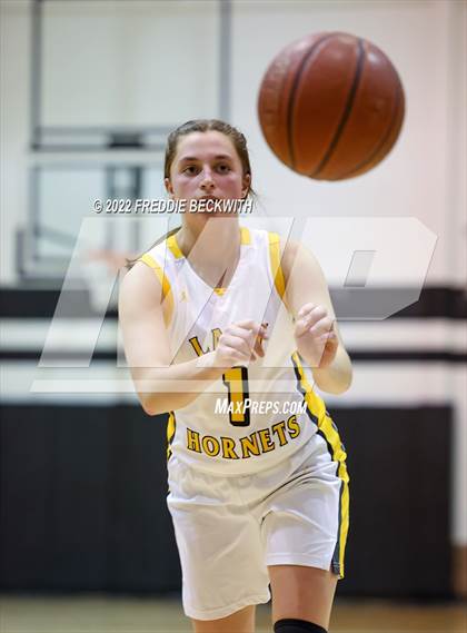 Thumbnail 3 in Tom Bean vs. Era (UIL 2A D2  Bi-District) photogallery.
