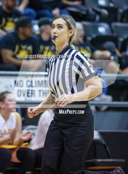 Thumbnail 3 in Tom Bean vs. Era (UIL 2A D2  Bi-District) photogallery.