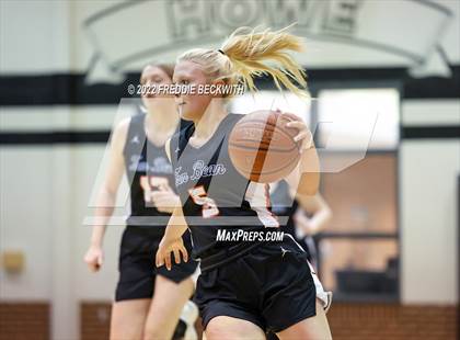 Thumbnail 1 in Tom Bean vs. Era (UIL 2A D2  Bi-District) photogallery.