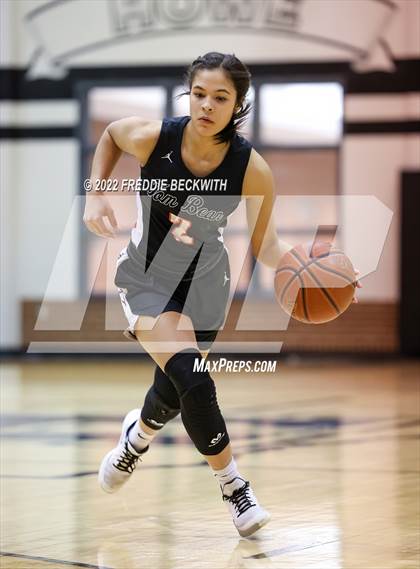 Thumbnail 3 in Tom Bean vs. Era (UIL 2A D2  Bi-District) photogallery.
