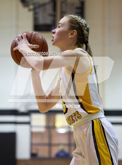 Thumbnail 2 in Tom Bean vs. Era (UIL 2A D2  Bi-District) photogallery.