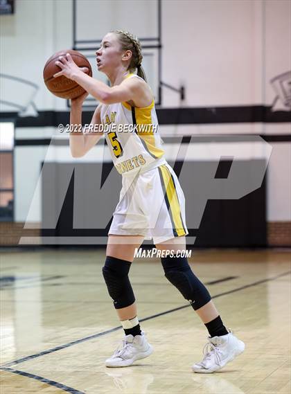 Thumbnail 2 in Tom Bean vs. Era (UIL 2A D2  Bi-District) photogallery.