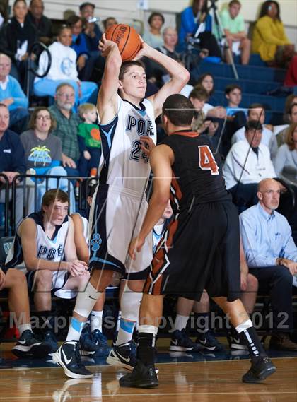 Thumbnail 2 in Kell @ Pope photogallery.