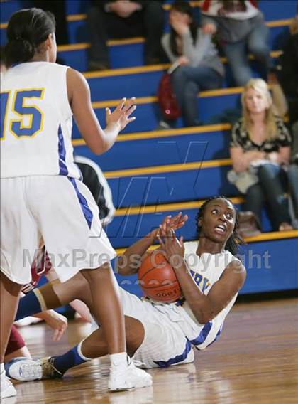 Thumbnail 3 in Fremont Christian vs. Emery photogallery.