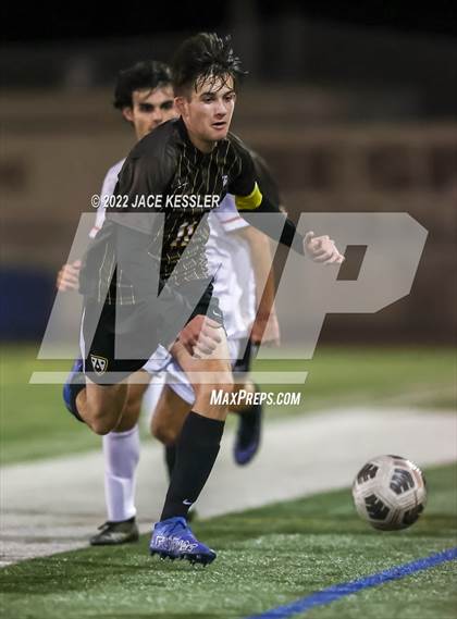 Thumbnail 2 in Chaminade @ Crespi photogallery.