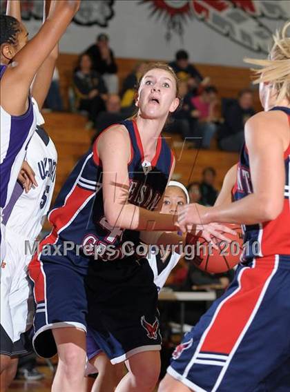 Thumbnail 1 in Pleasant Grove vs. Franklin (CIF SJS D1 Playoffs) photogallery.