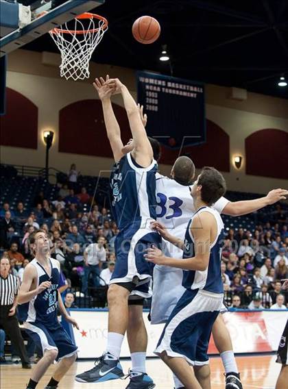 Thumbnail 3 in Foothills Christian vs Maranatha Christian (SDS D5 Final) photogallery.