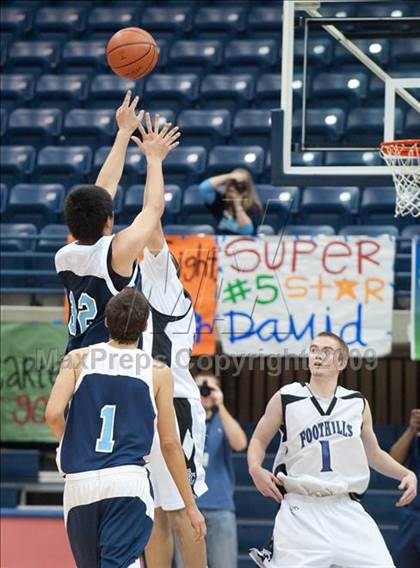 Thumbnail 2 in Foothills Christian vs Maranatha Christian (SDS D5 Final) photogallery.