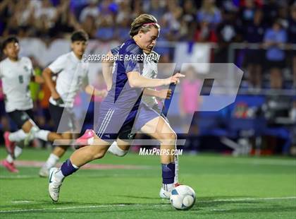 Thumbnail 3 in Walnut Grove vs. Southwest (UIL 5A Soccer Division I Final) photogallery.