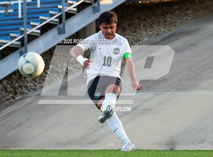 Thumbnail 1 in Walnut Grove vs. Southwest (UIL 5A Soccer Division I Final) photogallery.