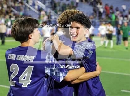 Thumbnail 3 in Walnut Grove vs. Southwest (UIL 5A Soccer Division I Final) photogallery.